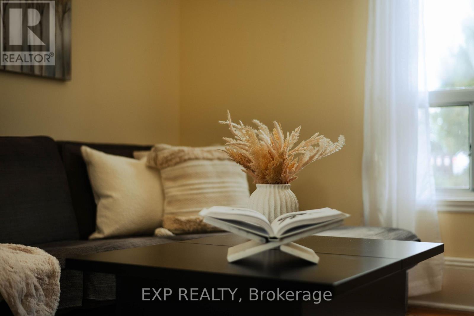39 TOWNLINE - Image 20