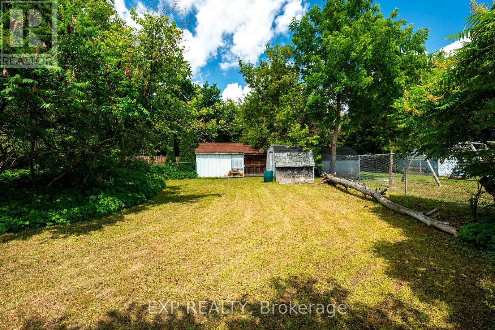 39 TOWNLINE - Image 46