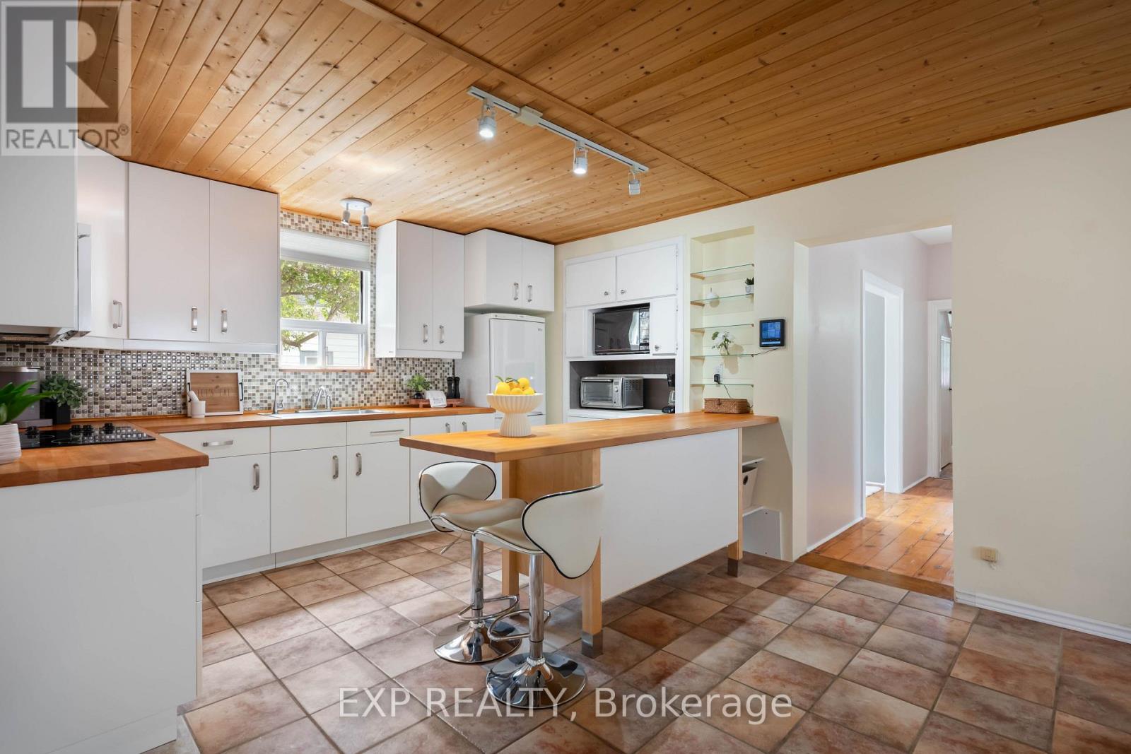 39 TOWNLINE - Image 21