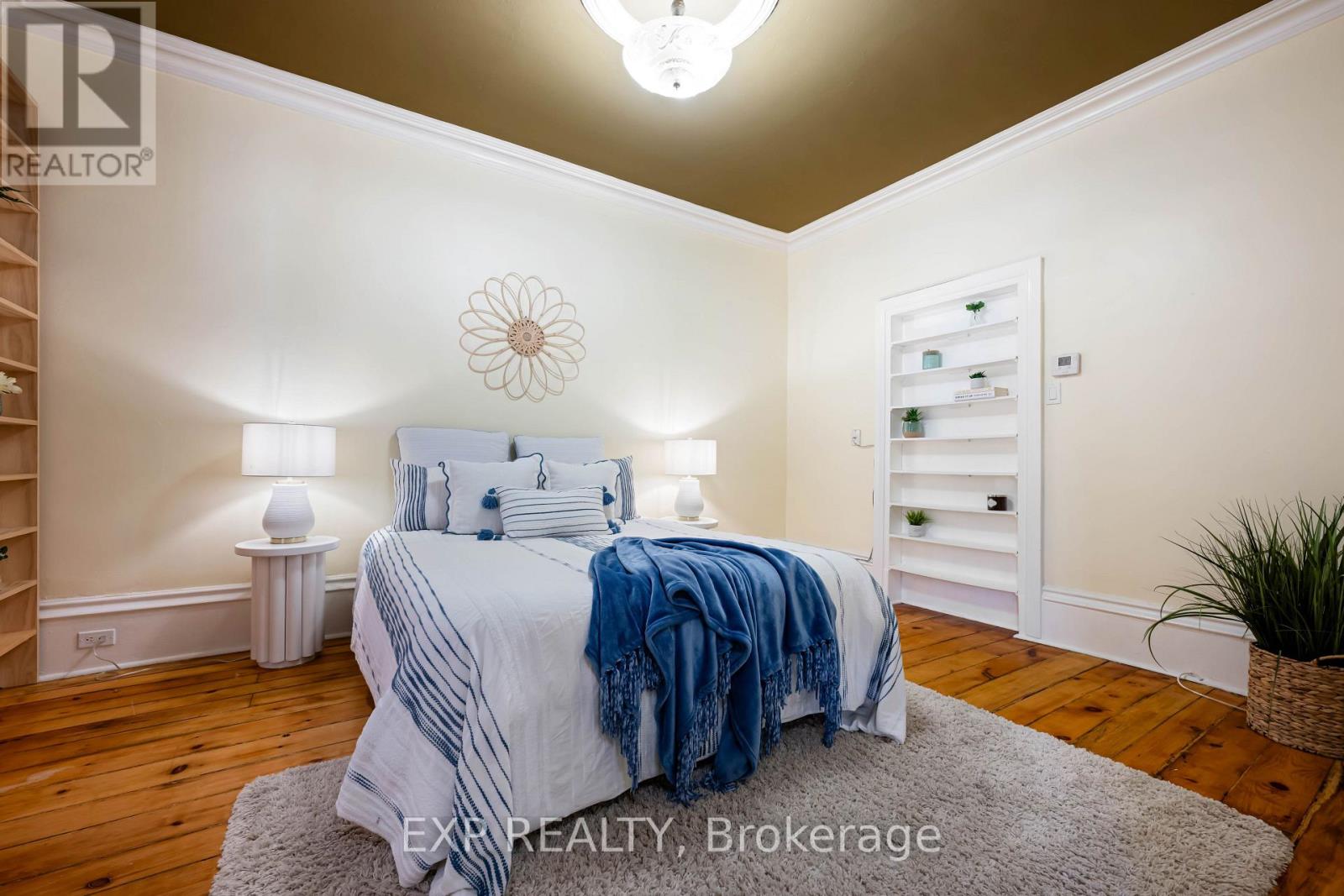 39 TOWNLINE - Image 14