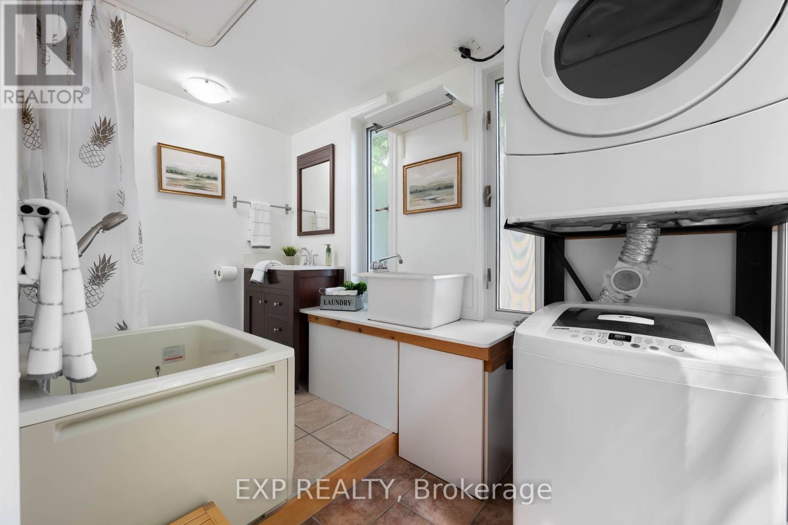39 TOWNLINE - Image 30