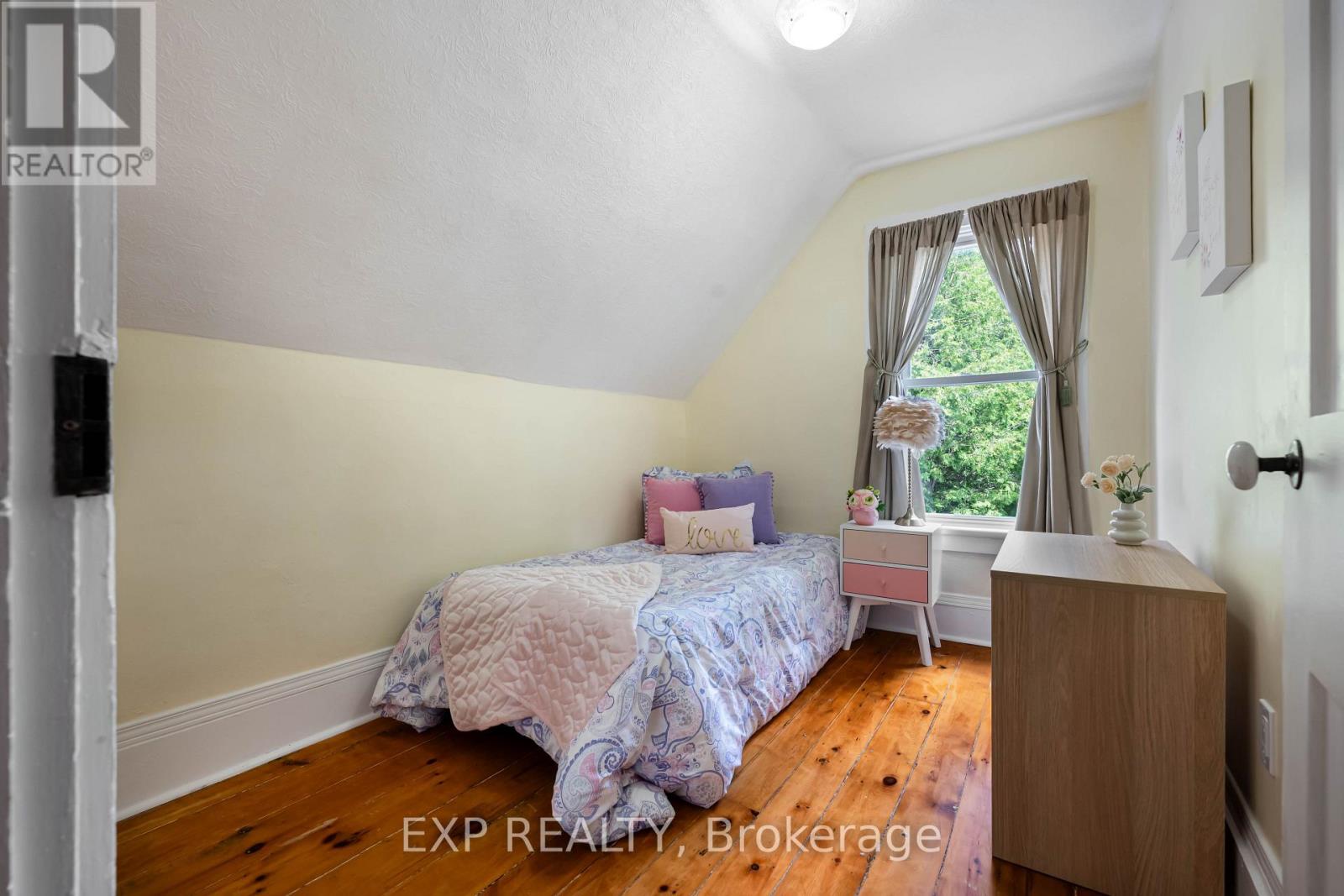 39 TOWNLINE - Image 36