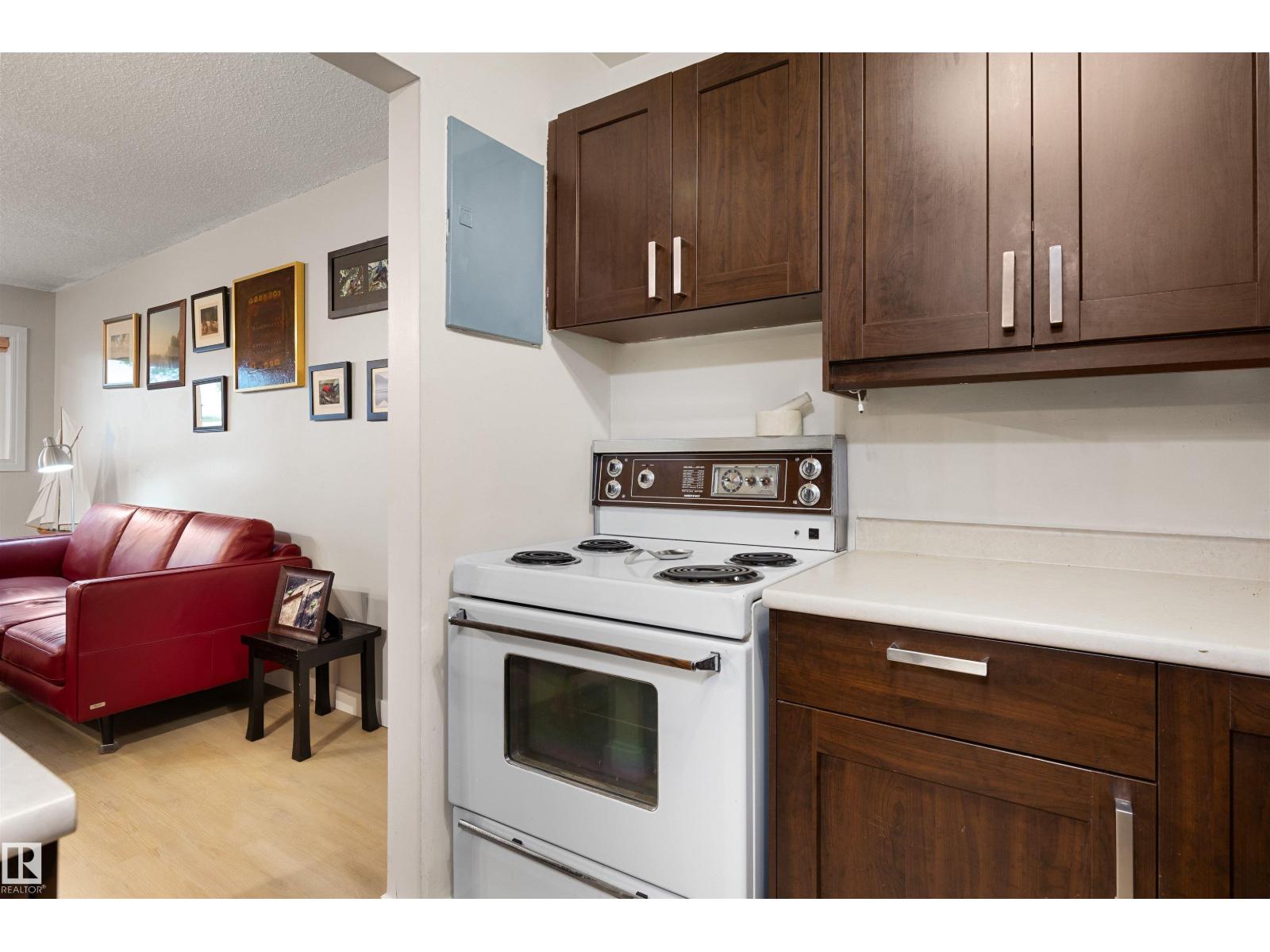 6011 TUDOR GL - 13