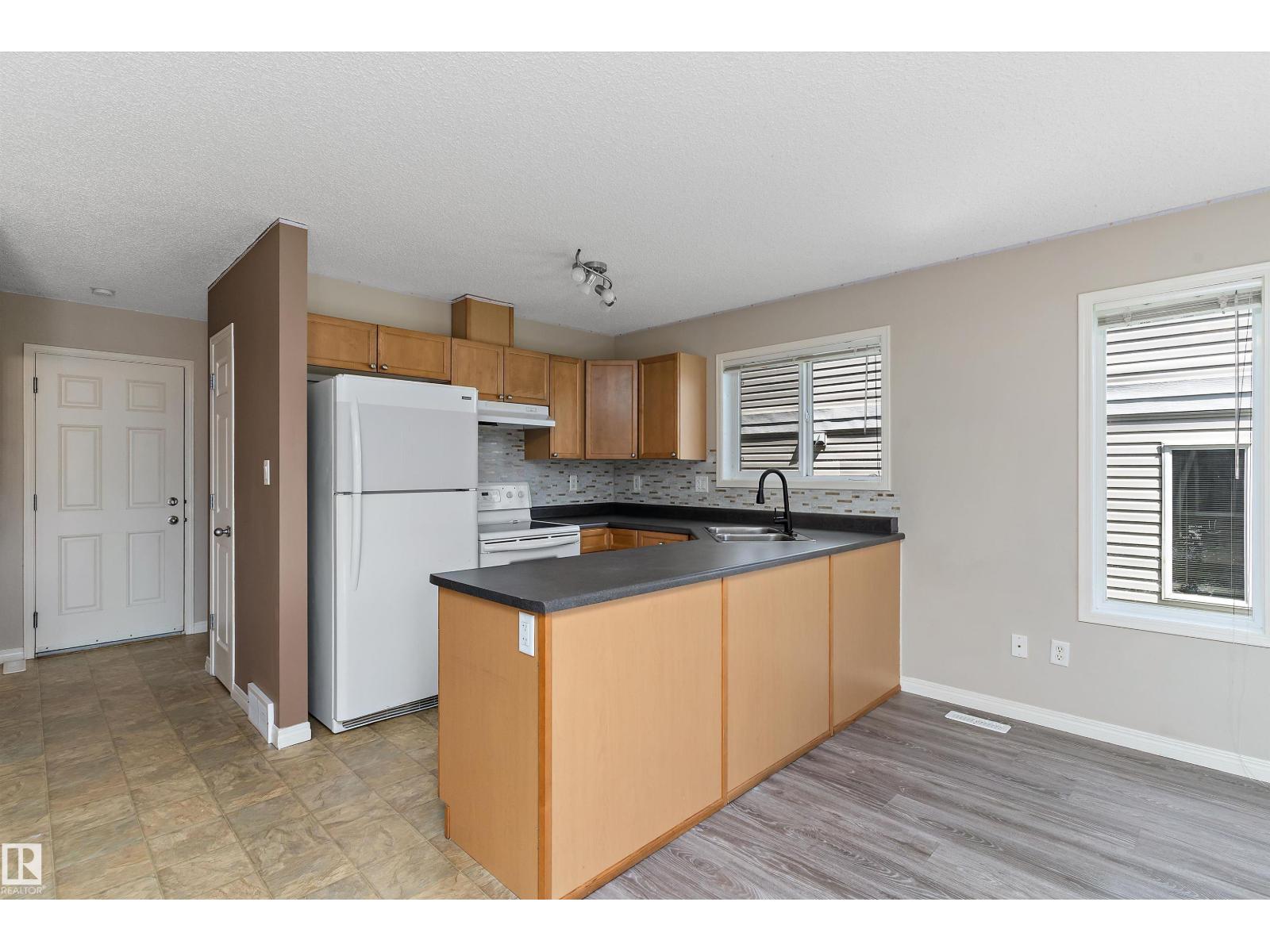 #56 130 HYNDMAN CR NW - 11