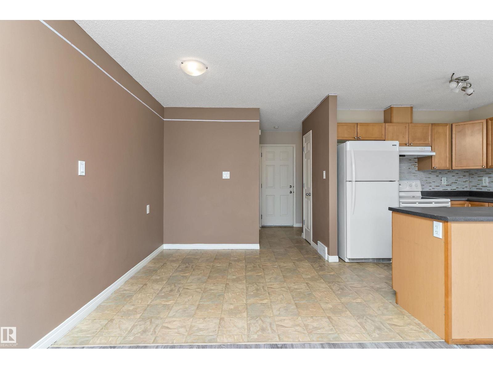 #56 130 HYNDMAN CR NW - 13