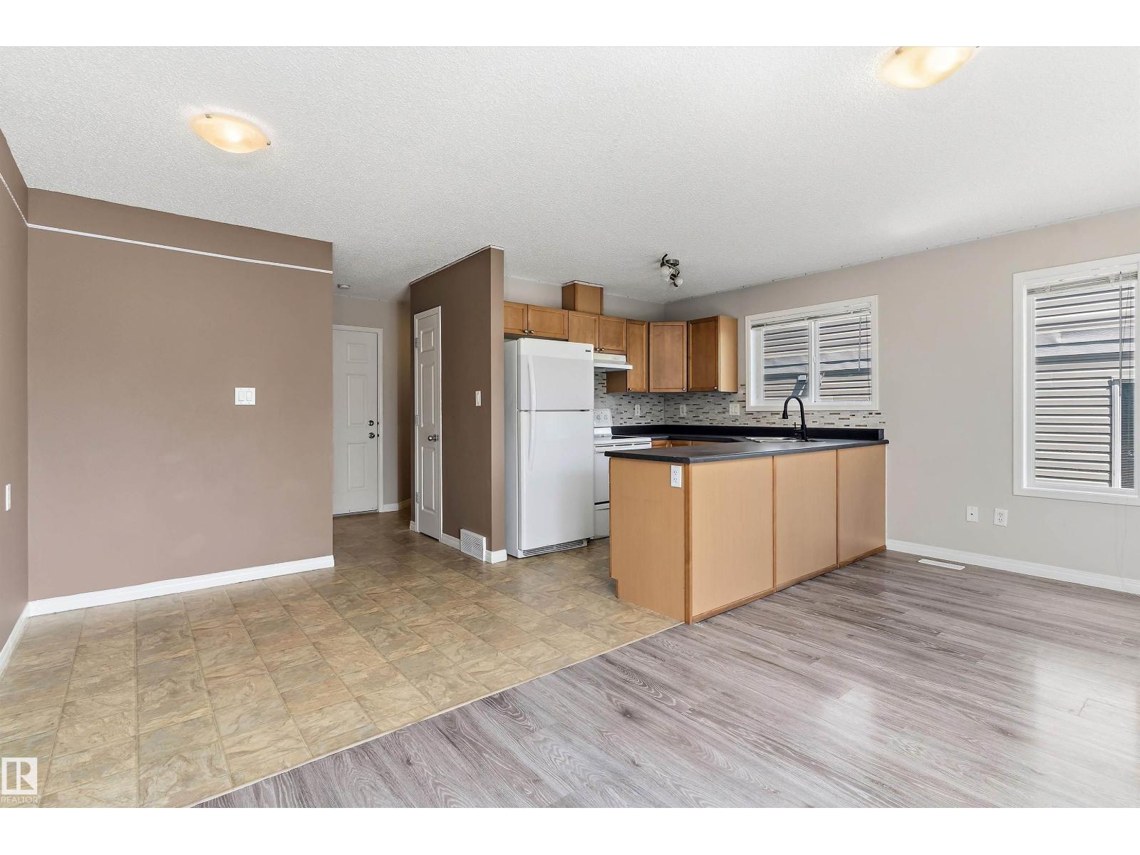 #56 130 HYNDMAN CR NW - 14