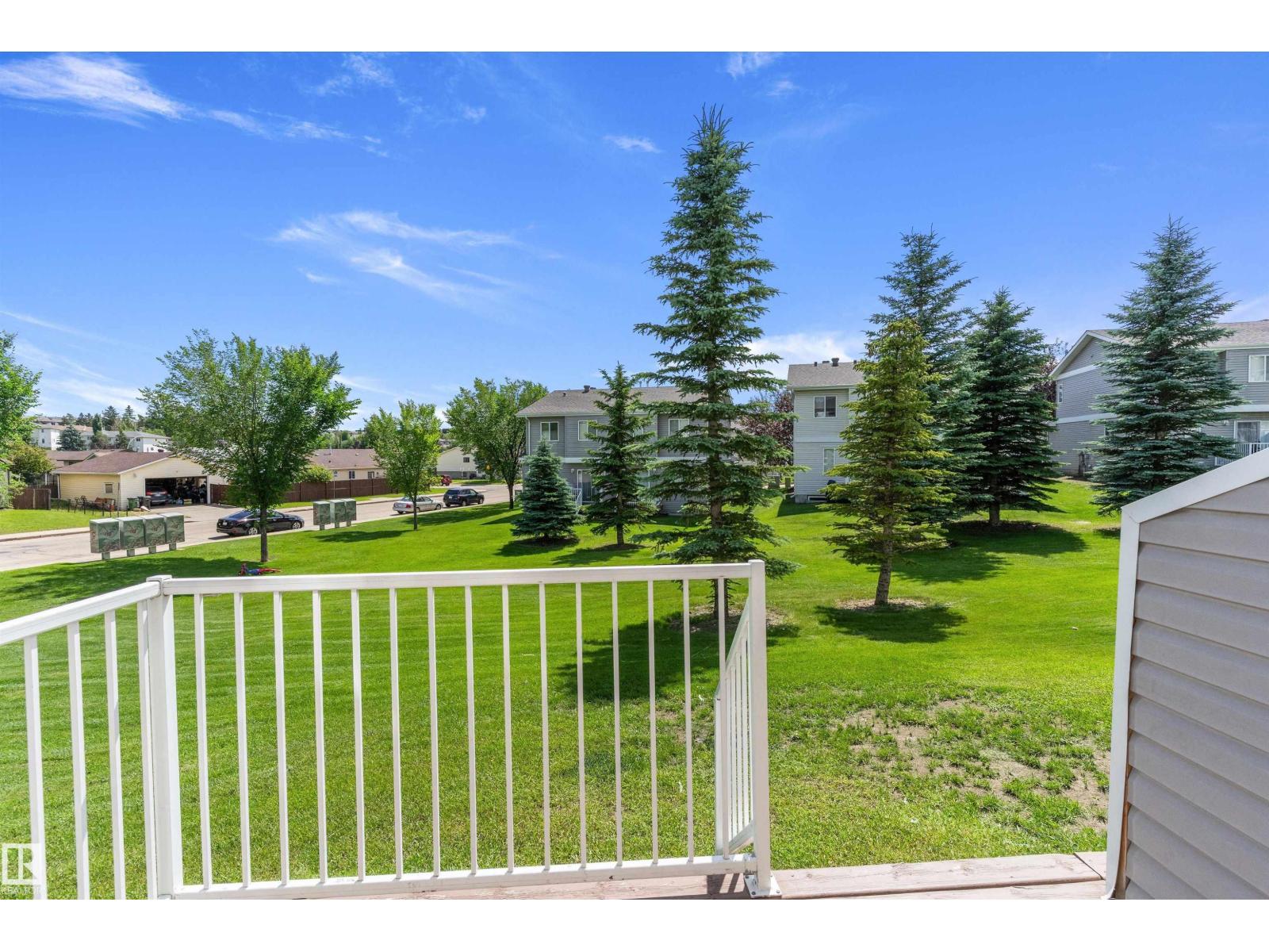 #56 130 HYNDMAN CR NW - 32