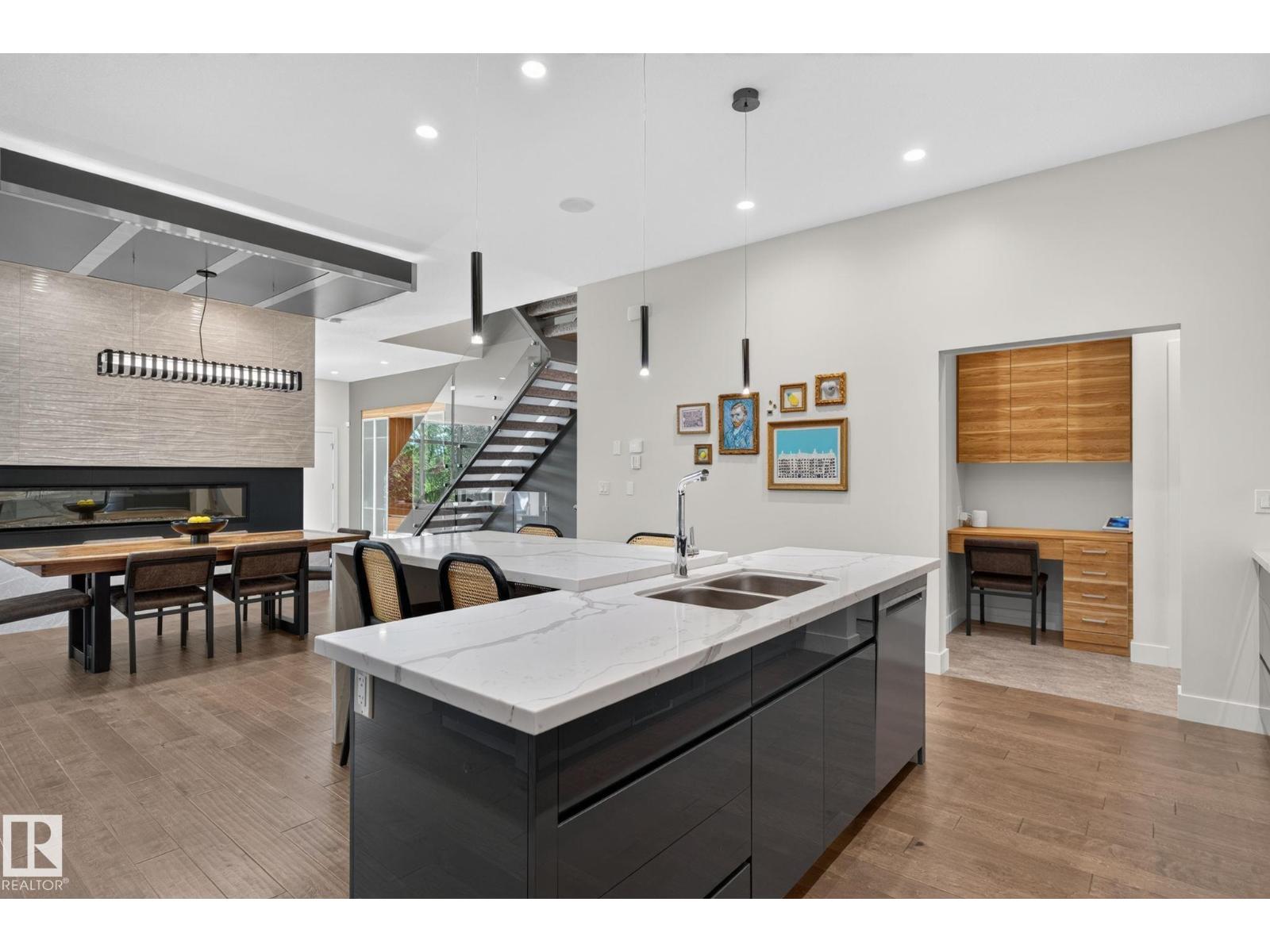 143B LAURIER DR NW - 17