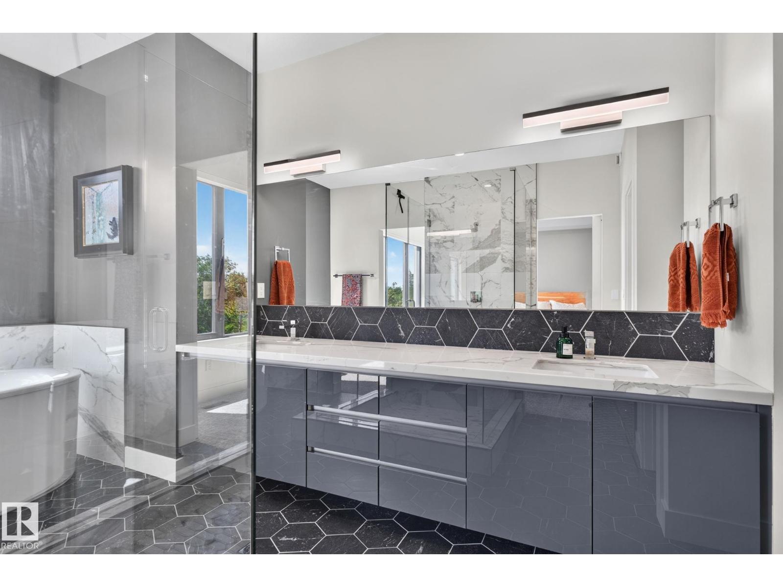 143B LAURIER DR NW - 23