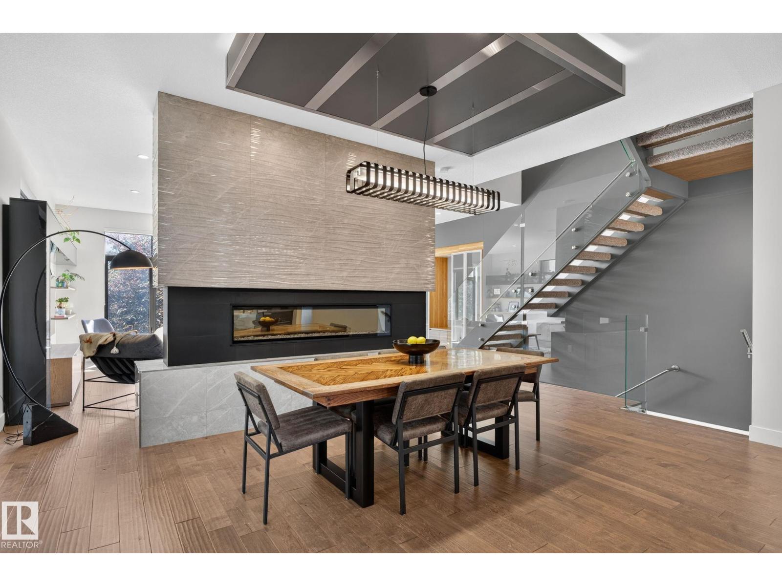 143B LAURIER DR NW - 21