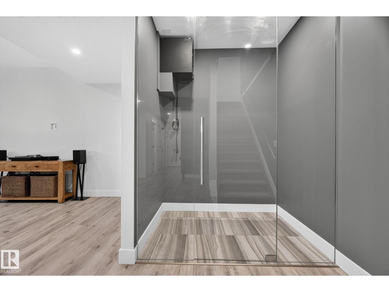 143B LAURIER DR NW - 38