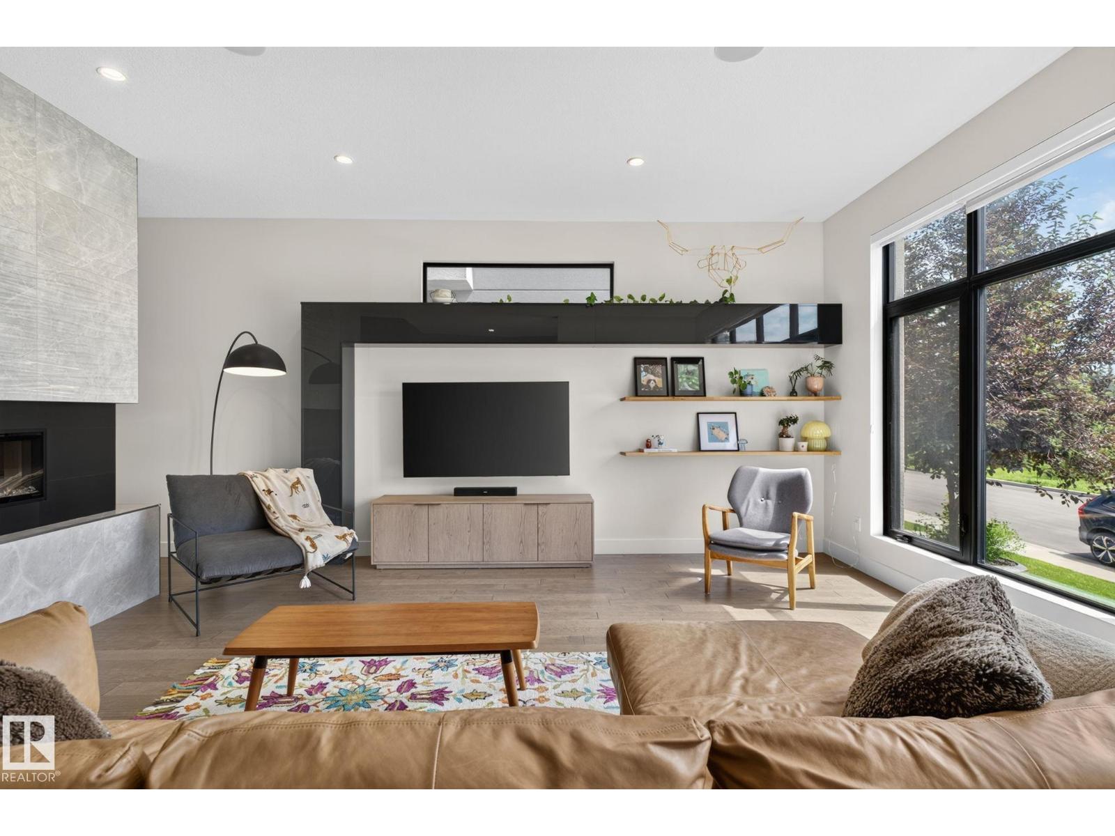 143B LAURIER DR NW - 8