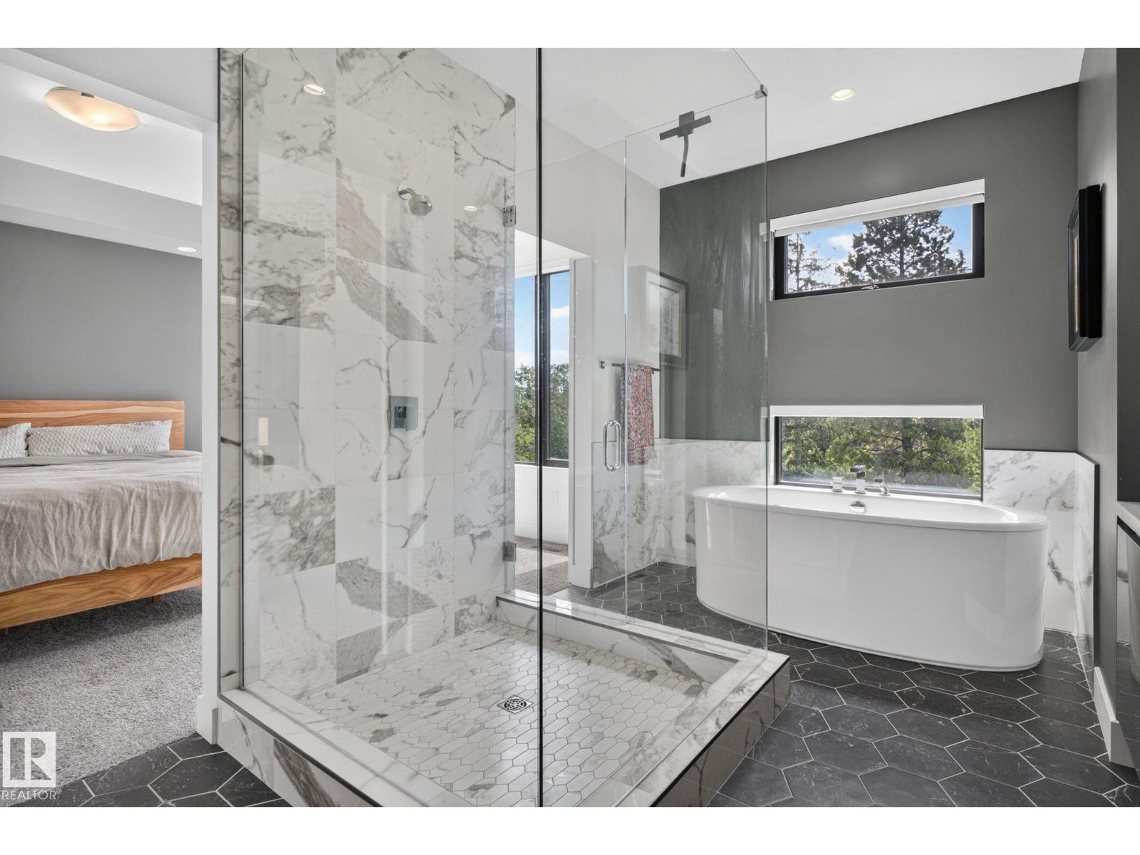 143B LAURIER DR NW - 26