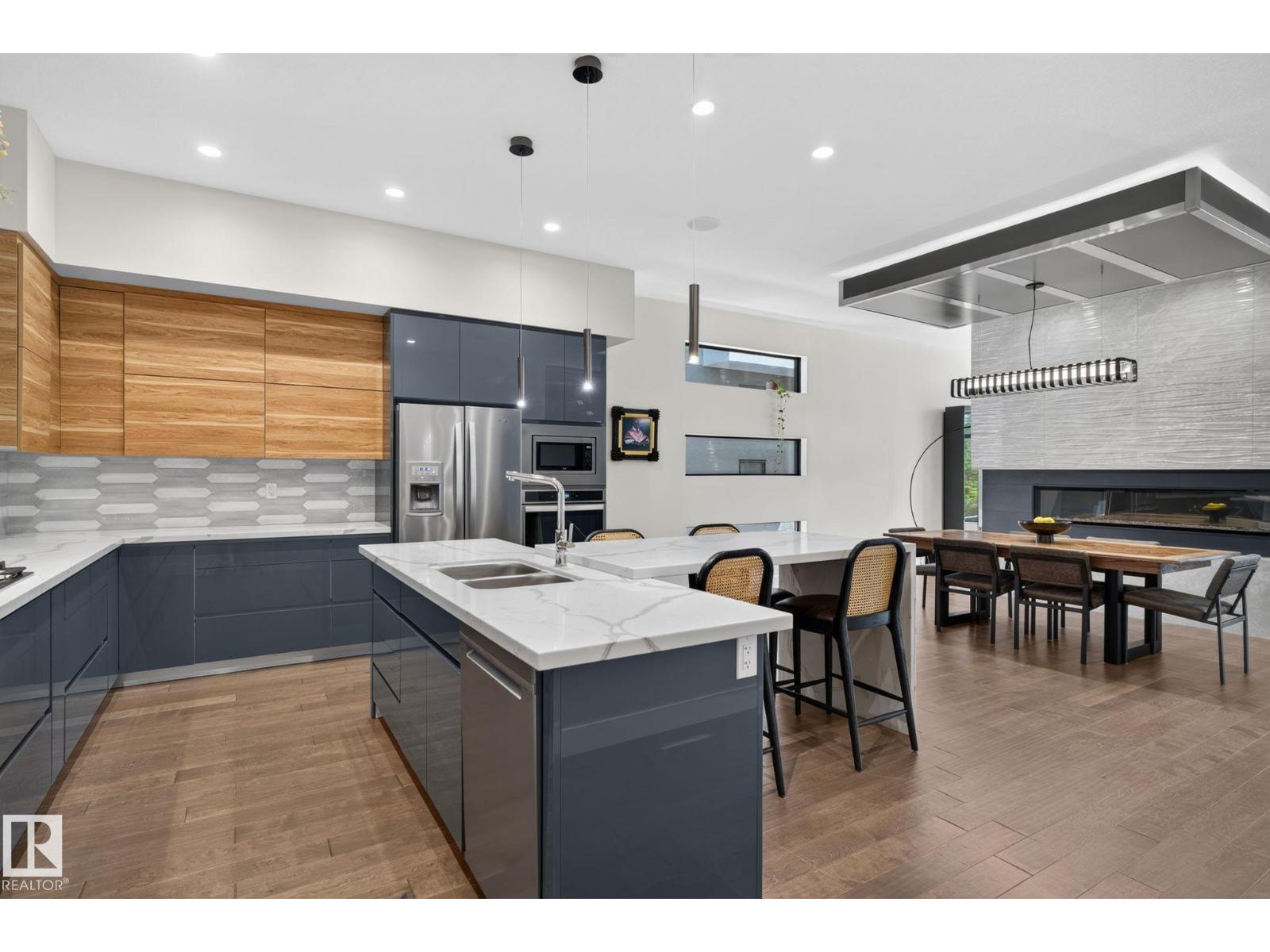 143B LAURIER DR NW - 19