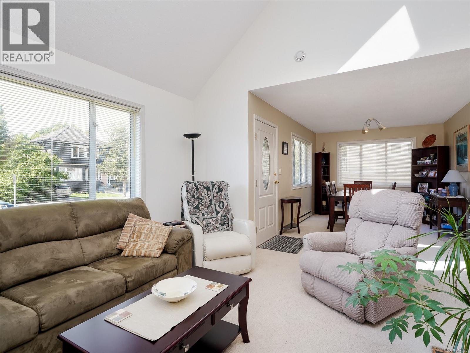1230 Richardson St - 4