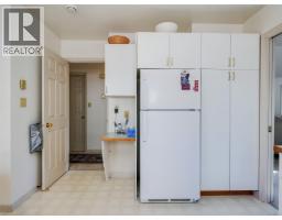 Kitchen - 1230 Richardson St, Victoria, BC V8V3E1 Photo 7