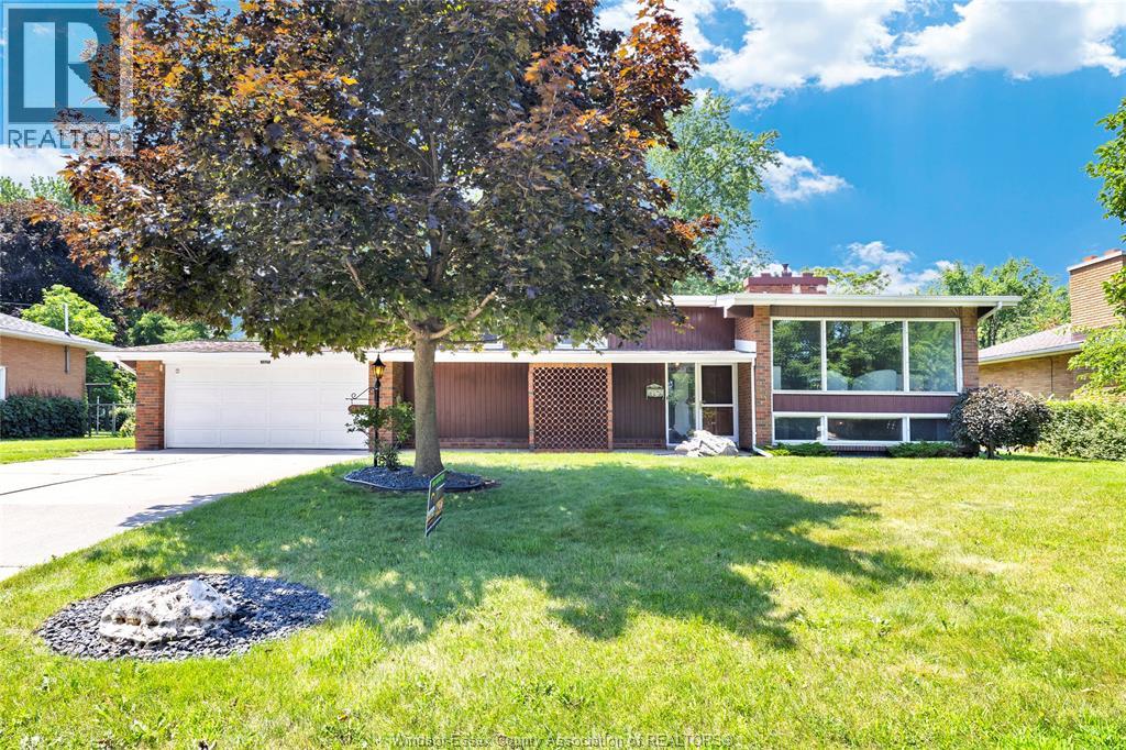 2849 BYNG ROAD - 1