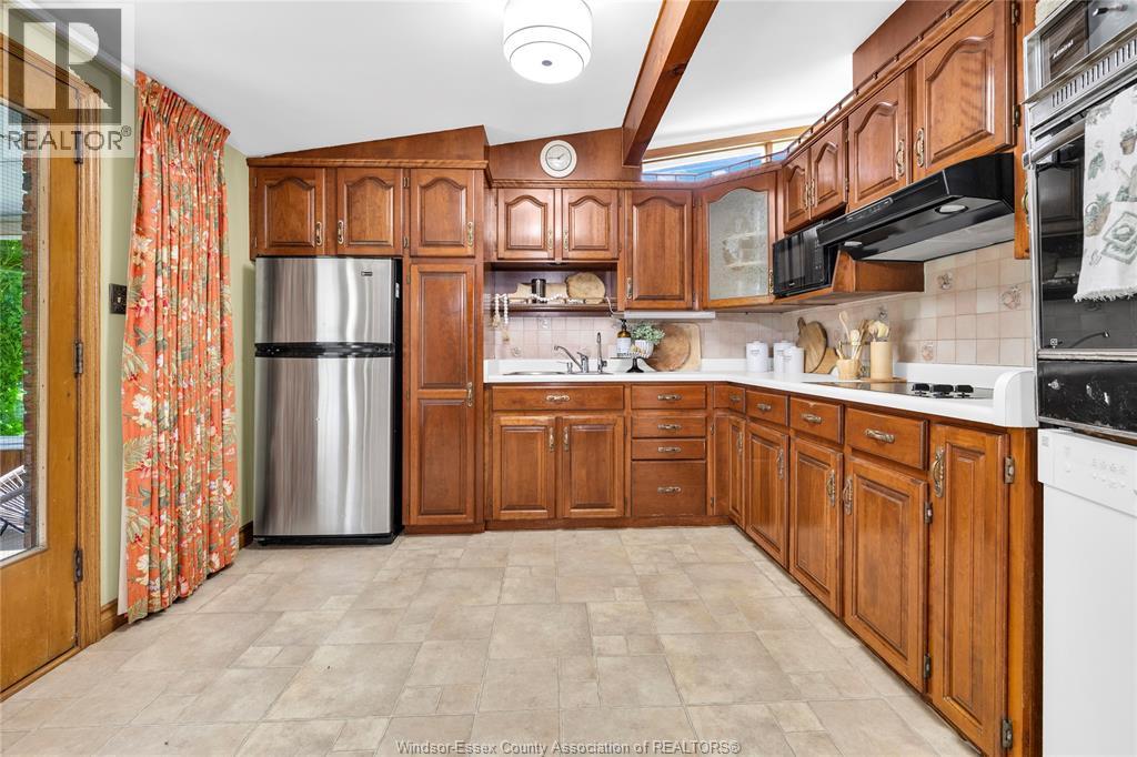 2849 BYNG ROAD - 5