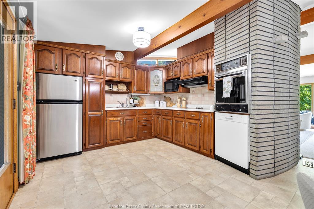 2849 BYNG ROAD - 6