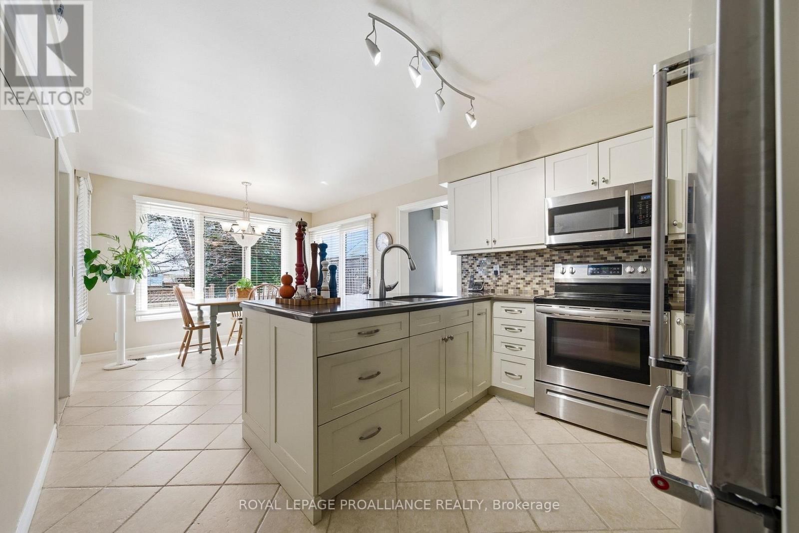 125 TRACEY PARK DRIVE - 7
