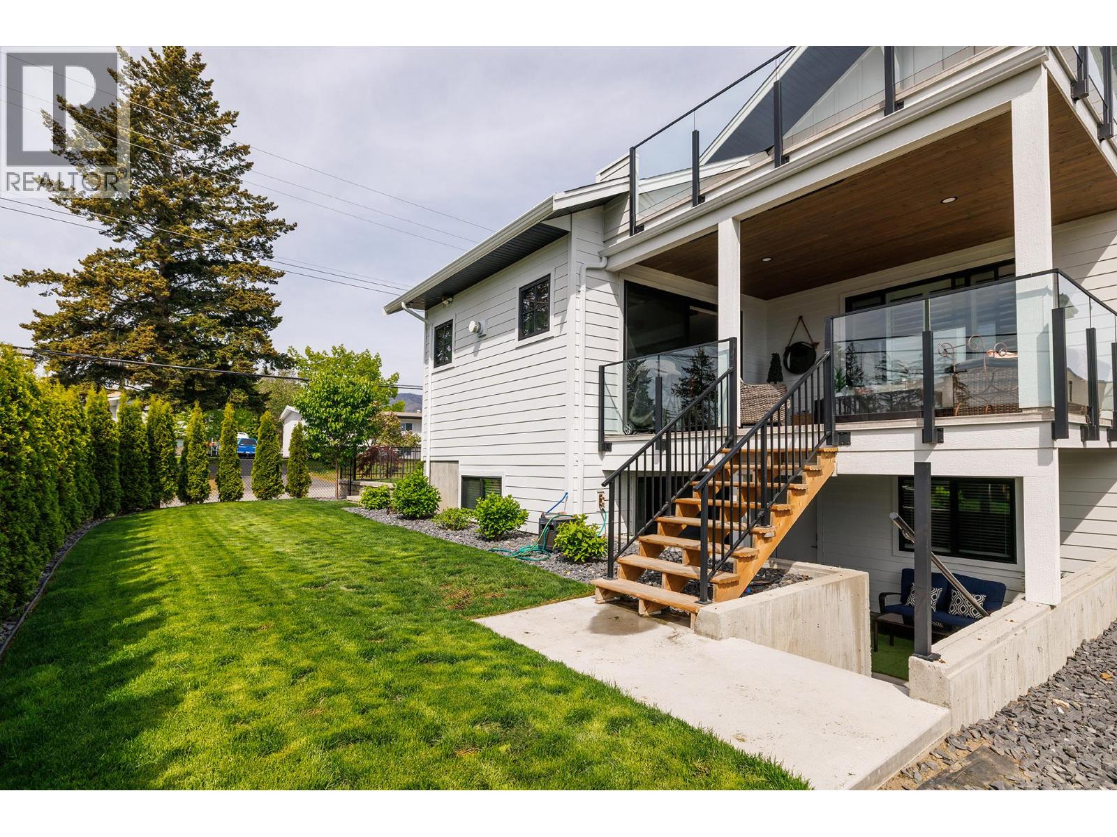 715 Lake Court - 16