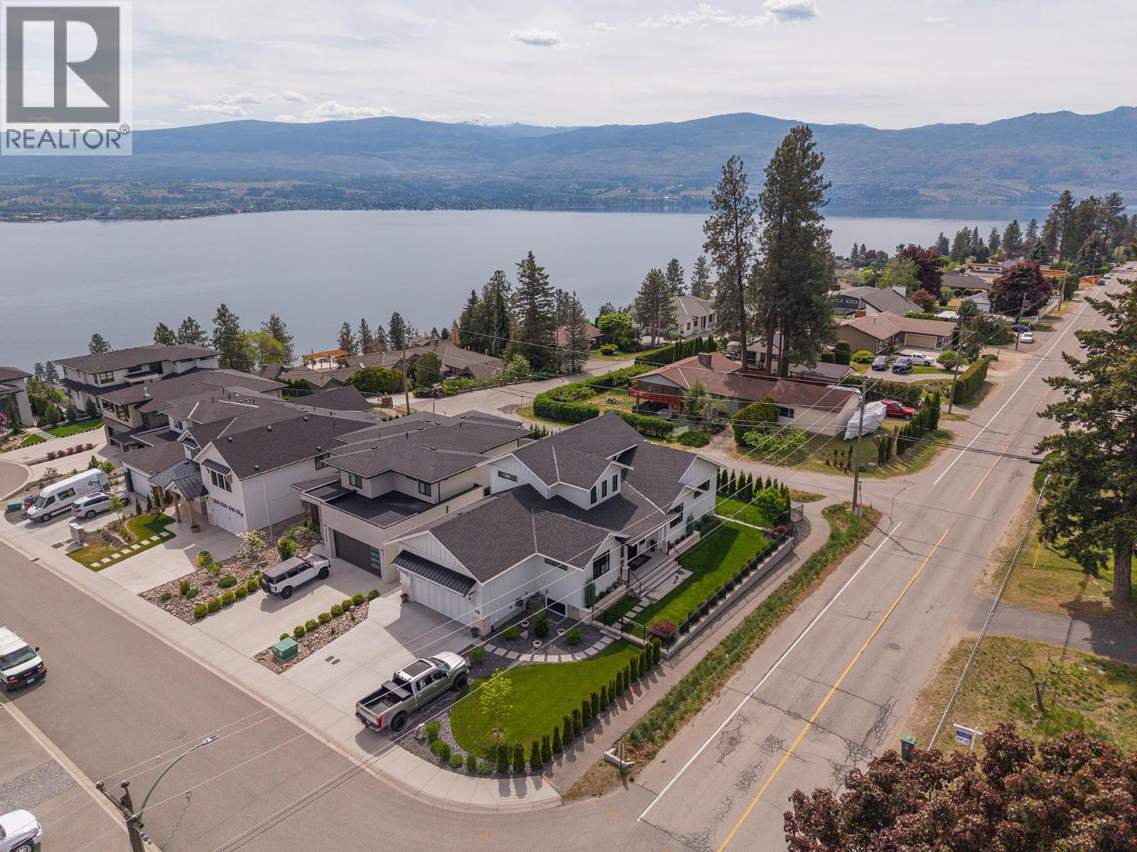 715 Lake Court - 19