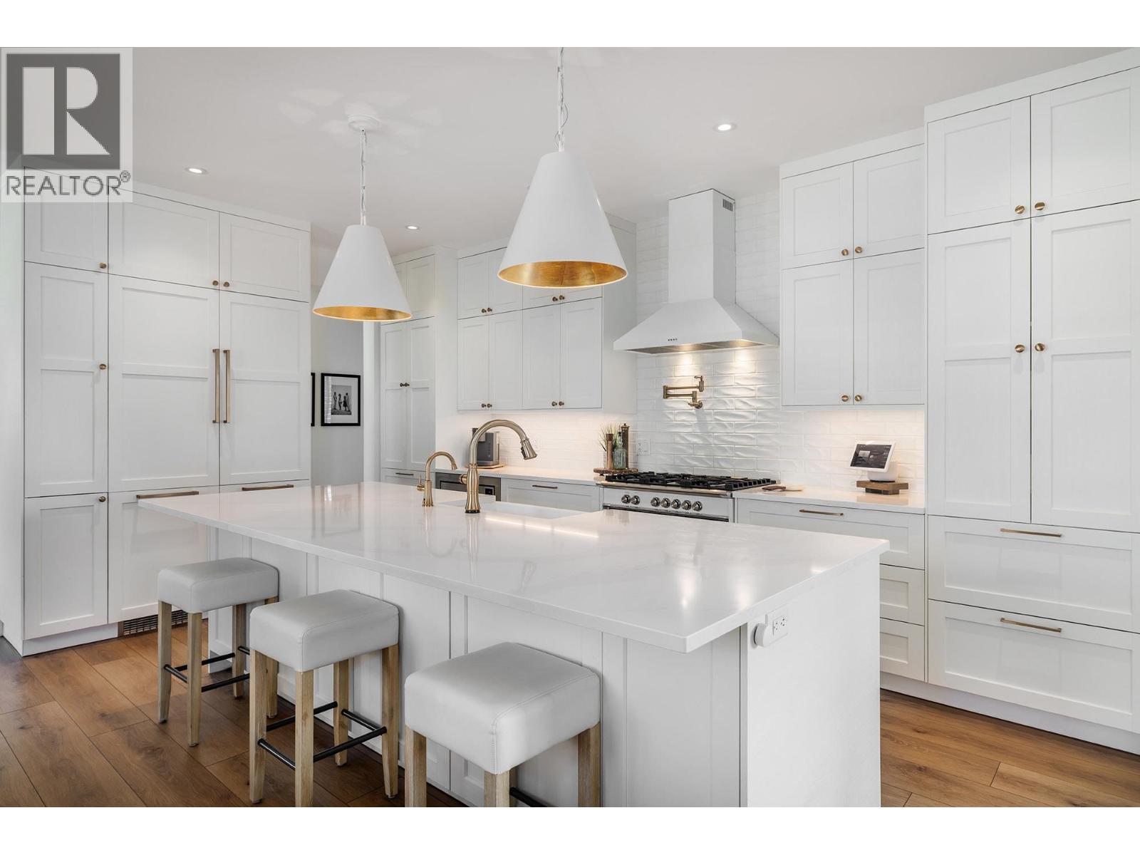 715 Lake Court - 6