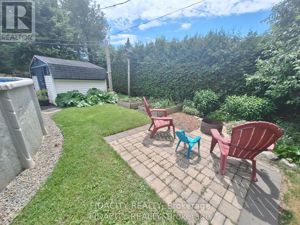 1336 ST JACQUES ROAD - 22