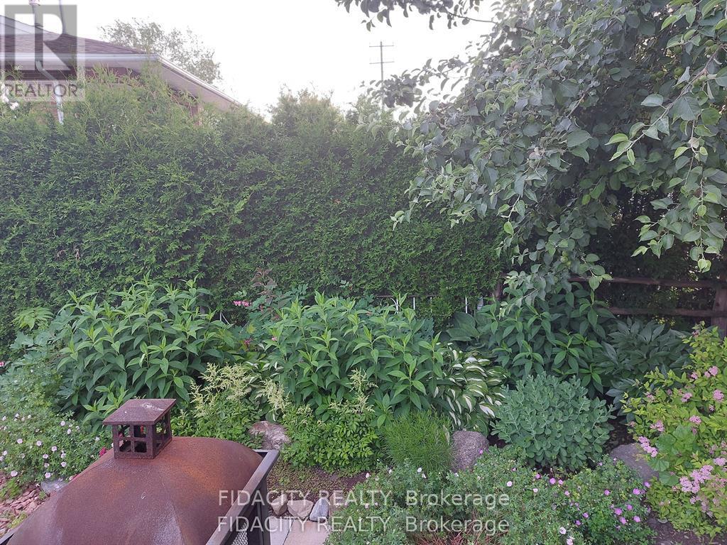 1336 ST JACQUES ROAD - 23