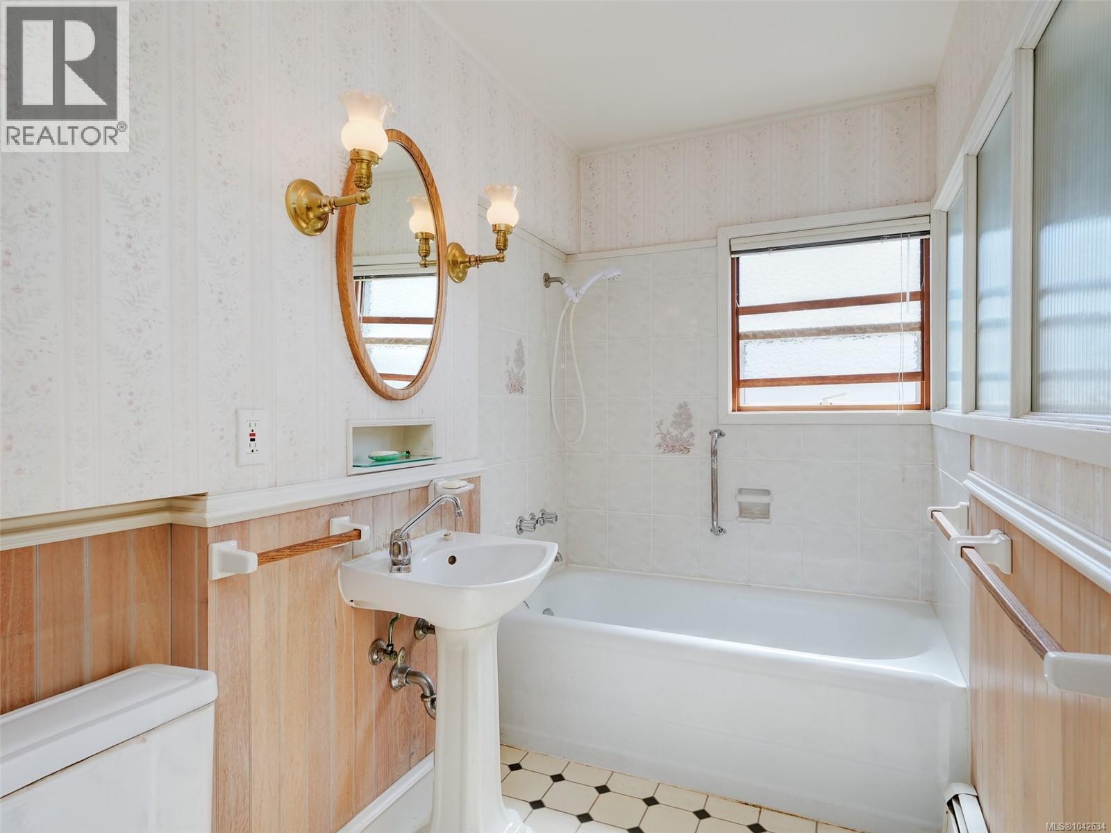 1232 Richardson St - 9