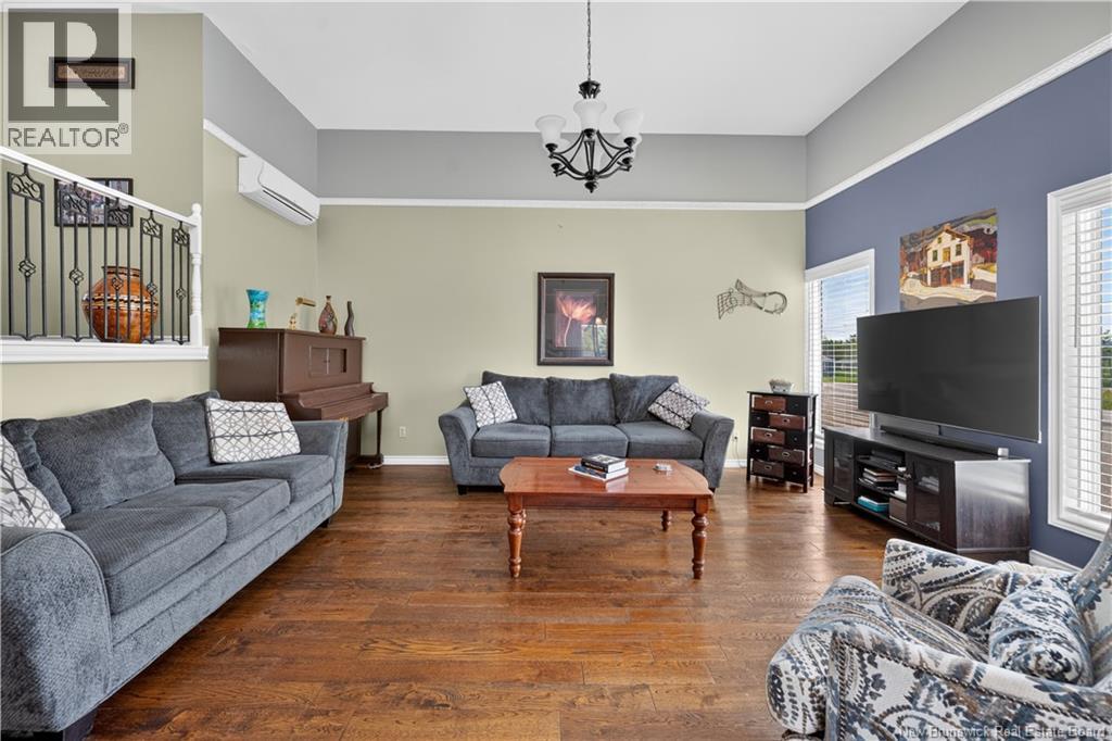 1 GOLF CLUB Road - Image 18