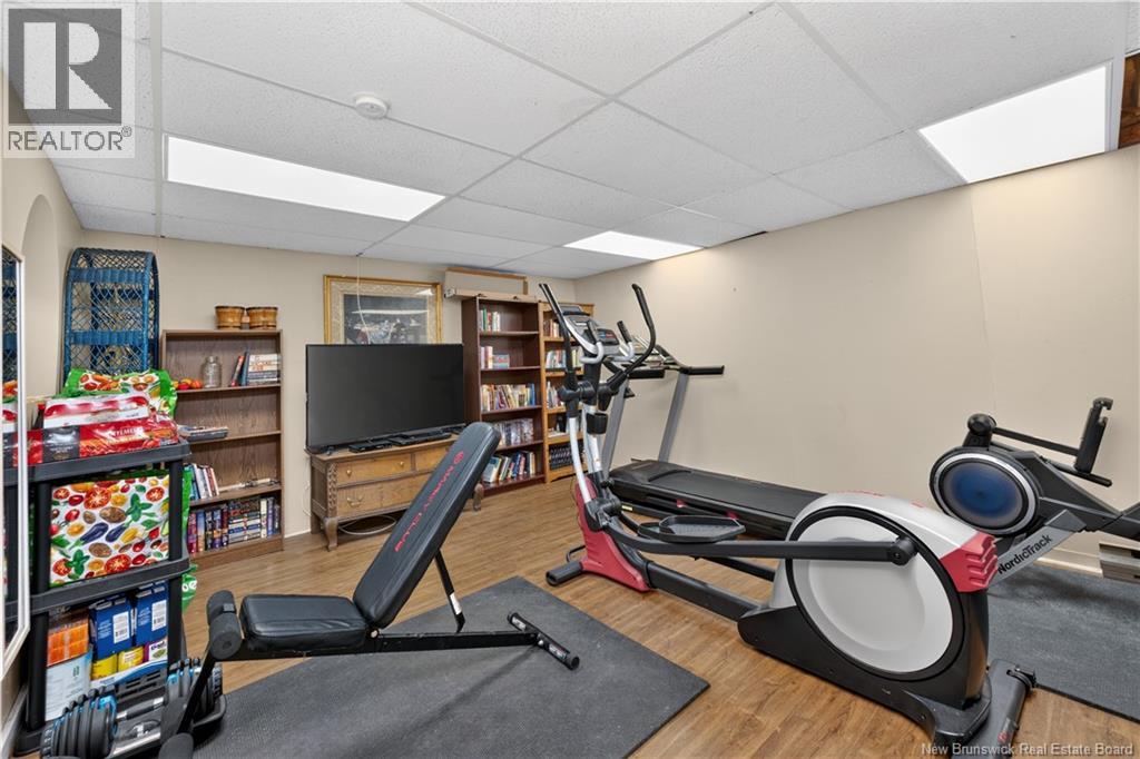 1 GOLF CLUB Road - Image 40