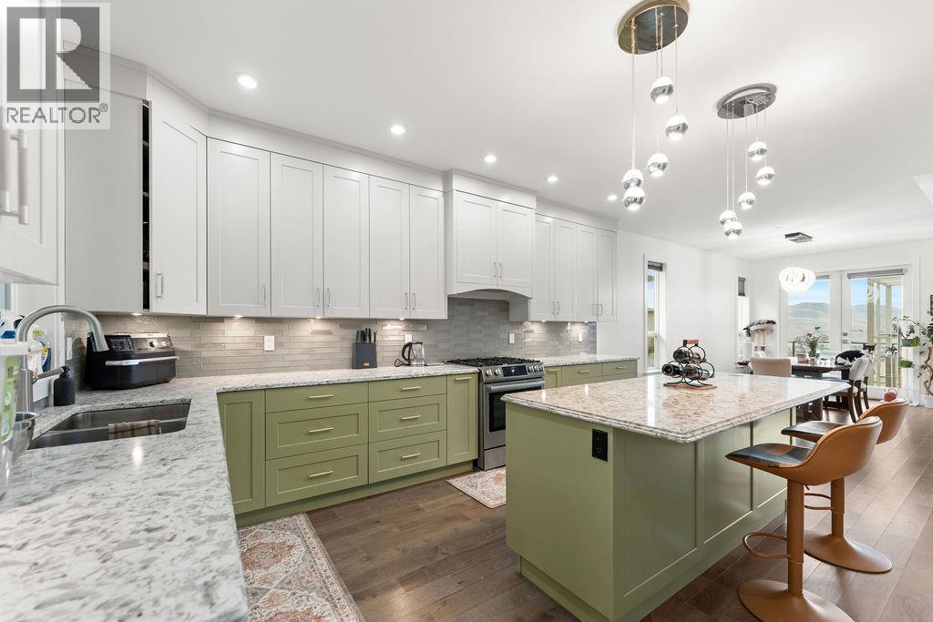 1065 EDGEHILL Place - 15