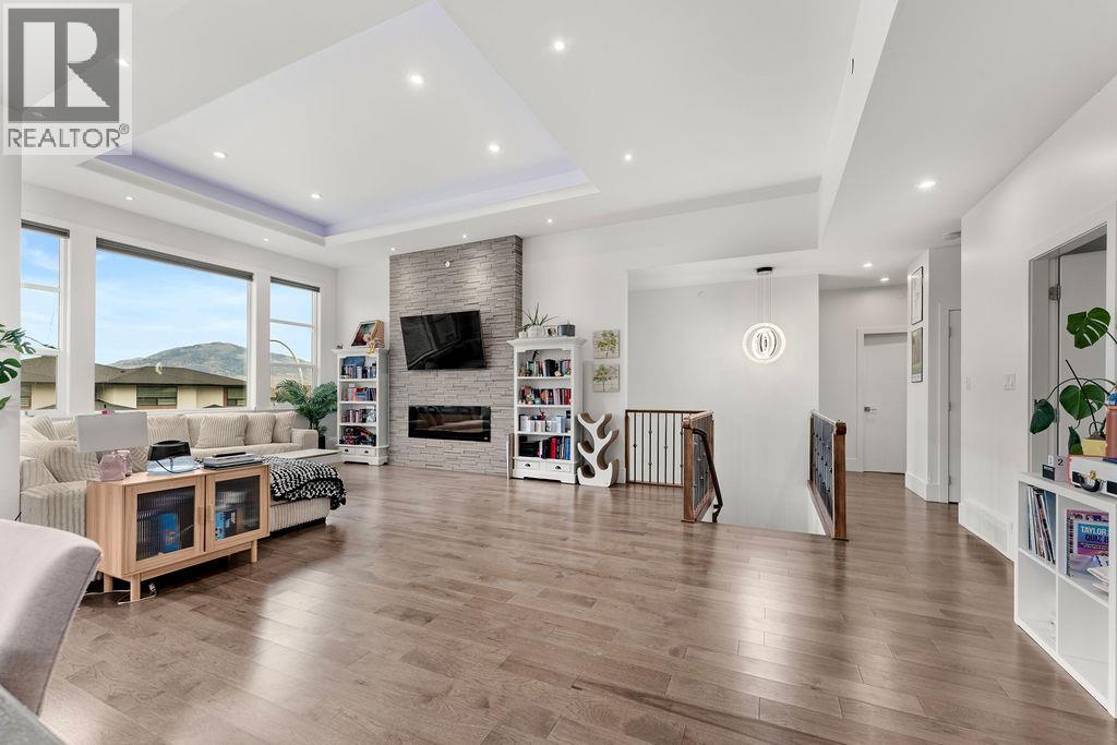 1065 EDGEHILL Place - 7
