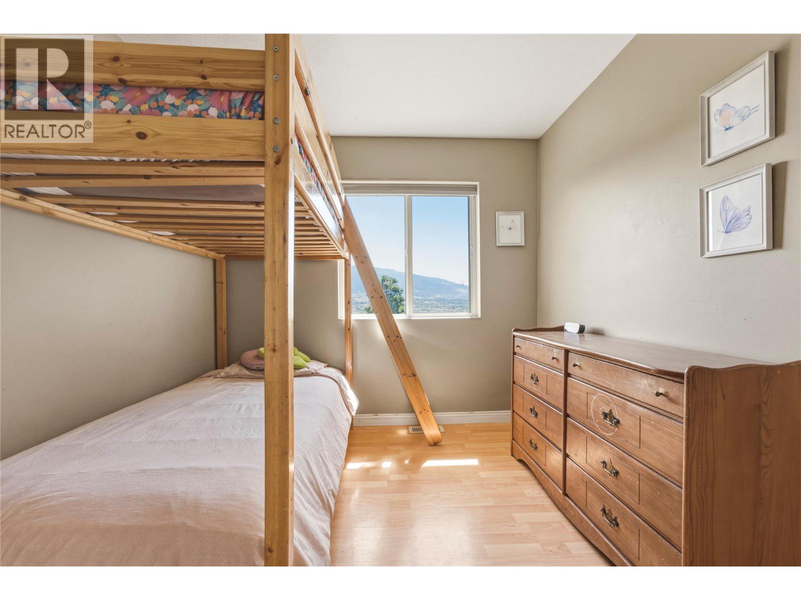 6512 Blue Jay Road, Vernon