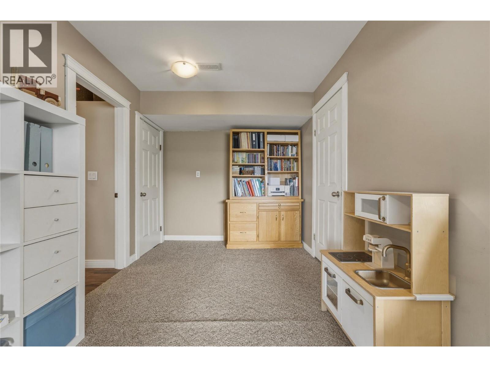 6512 Blue Jay Road, Vernon