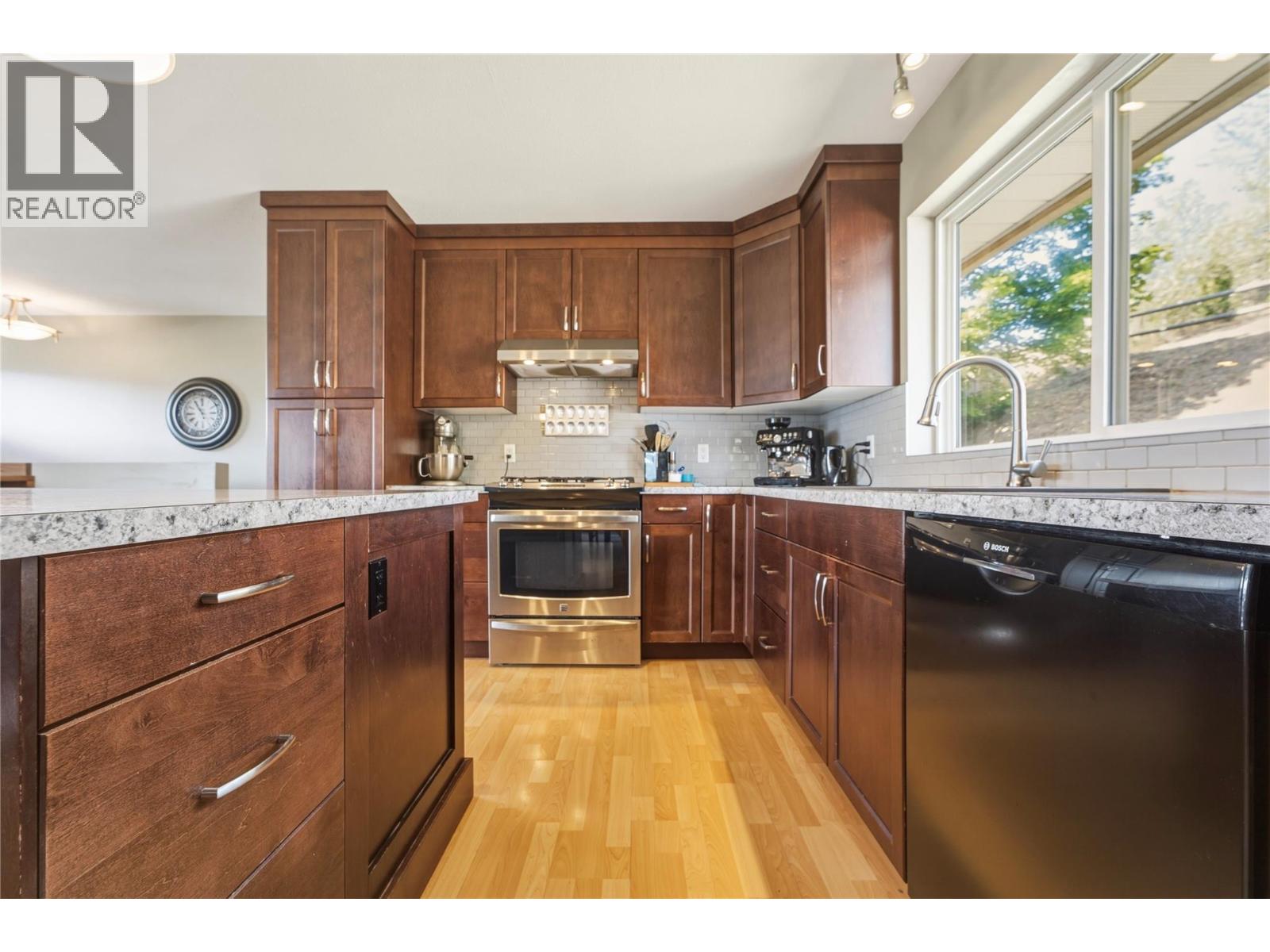 6512 Blue Jay Road, Vernon