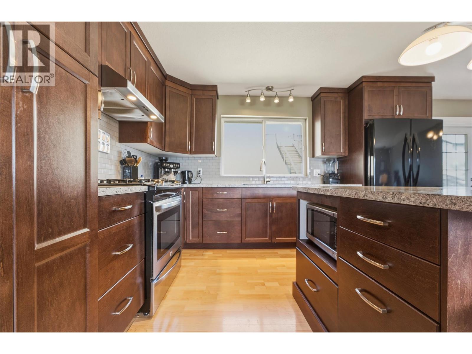 6512 Blue Jay Road, Vernon