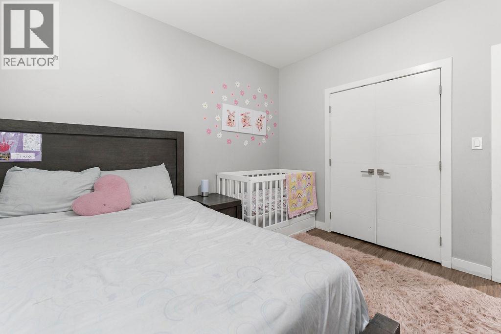 1065 EDGEHILL Place - 37