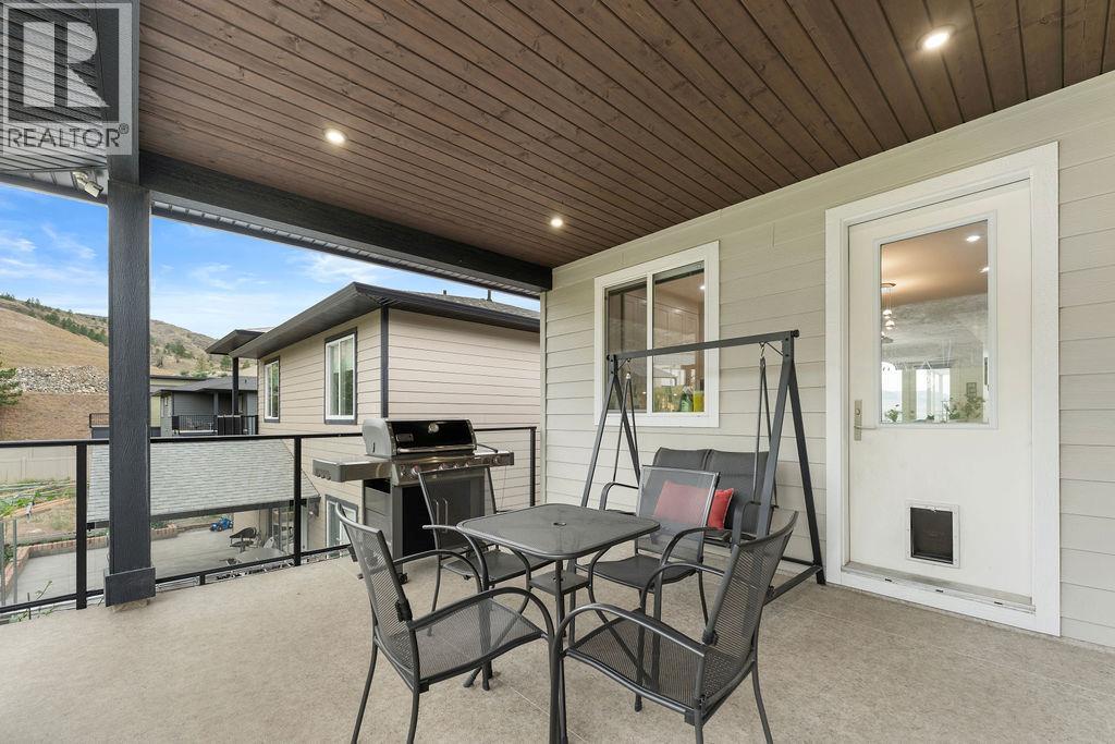 1065 EDGEHILL Place - 28