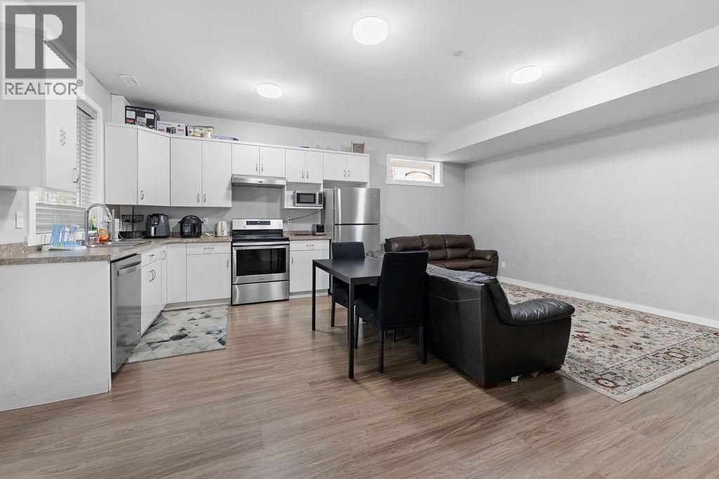 1065 EDGEHILL Place - 32