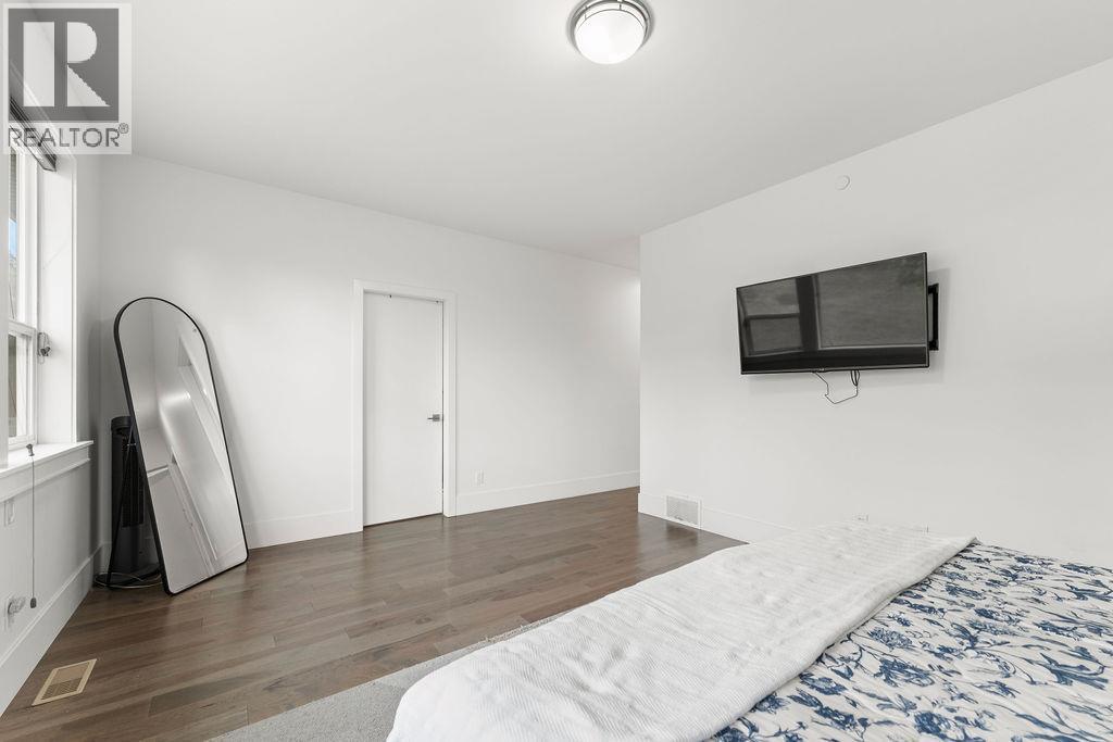 1065 EDGEHILL Place - 20