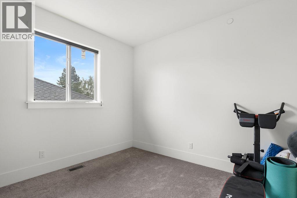 1065 EDGEHILL Place - 26