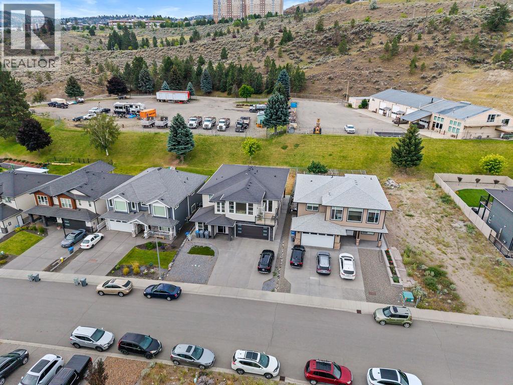 1065 EDGEHILL Place - 47