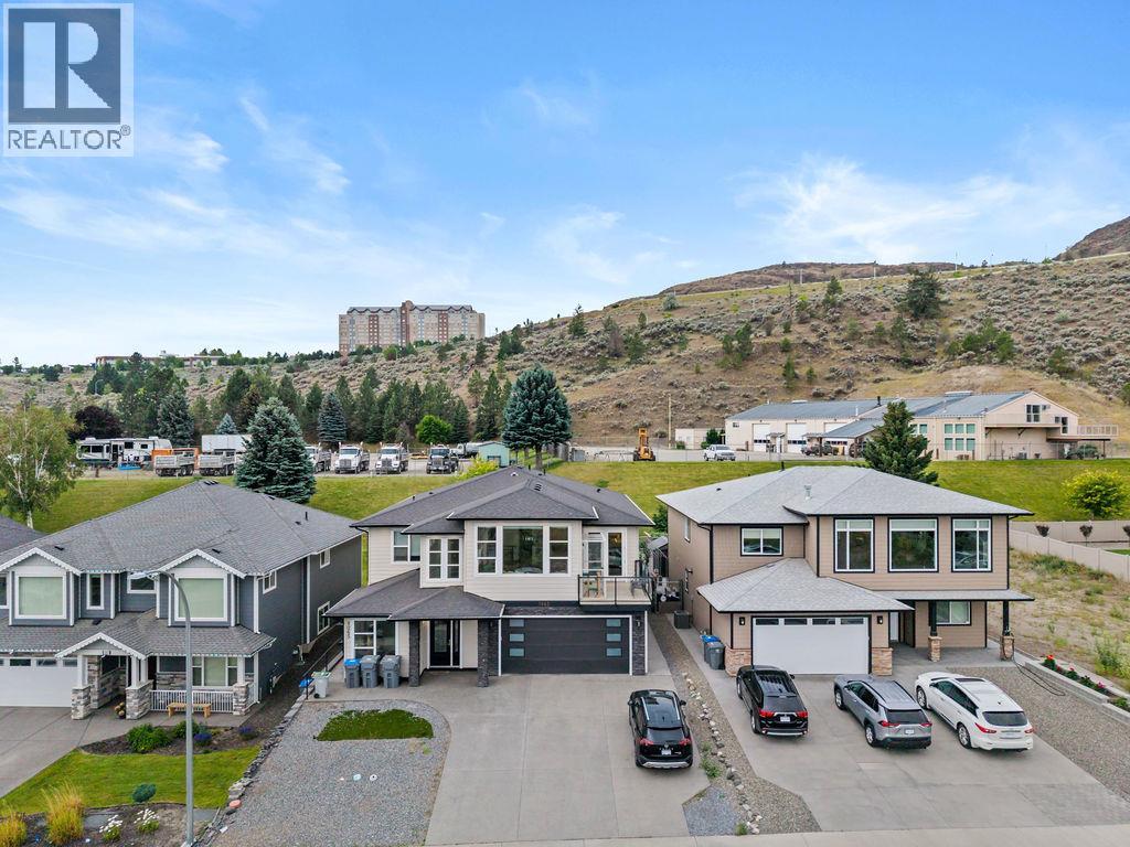 1065 EDGEHILL Place - 2