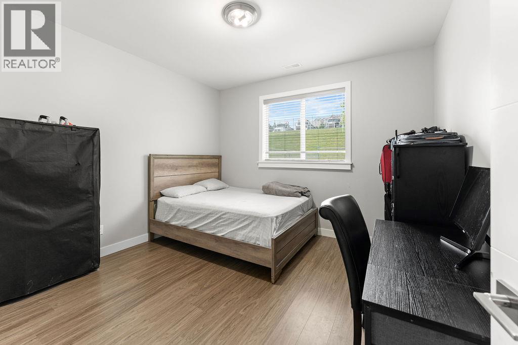 1065 EDGEHILL Place - 35