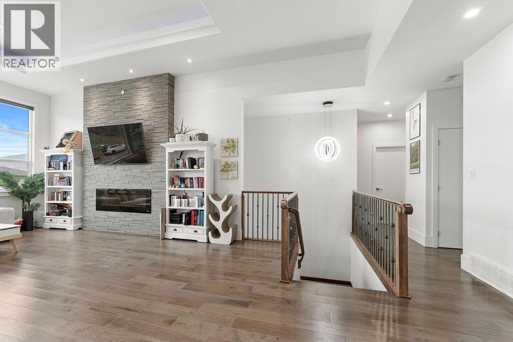 1065 EDGEHILL Place - 6