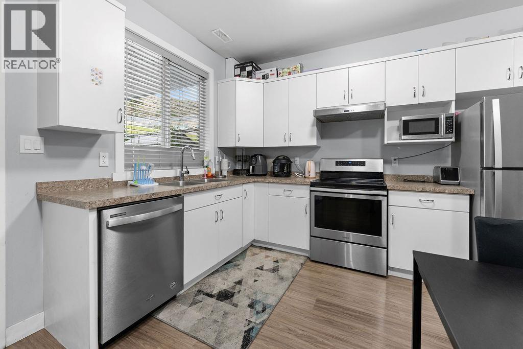 1065 EDGEHILL Place - 30