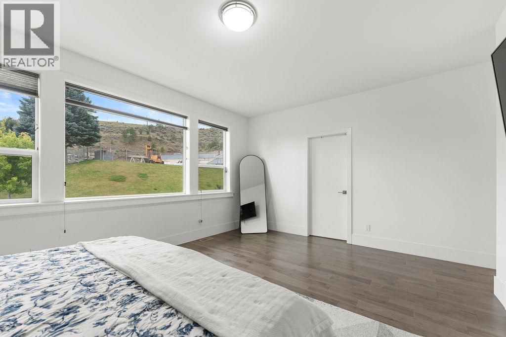 1065 EDGEHILL Place - 21