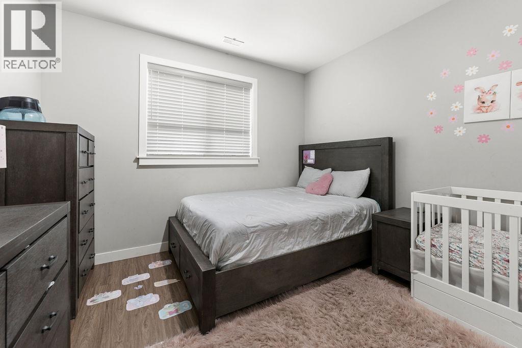 1065 EDGEHILL Place - 36